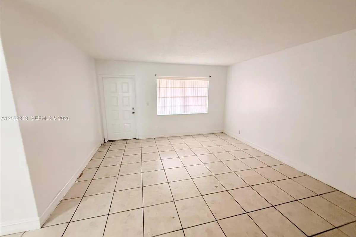 4160 NW 21st St # 124D, Lauderhill FL 33313