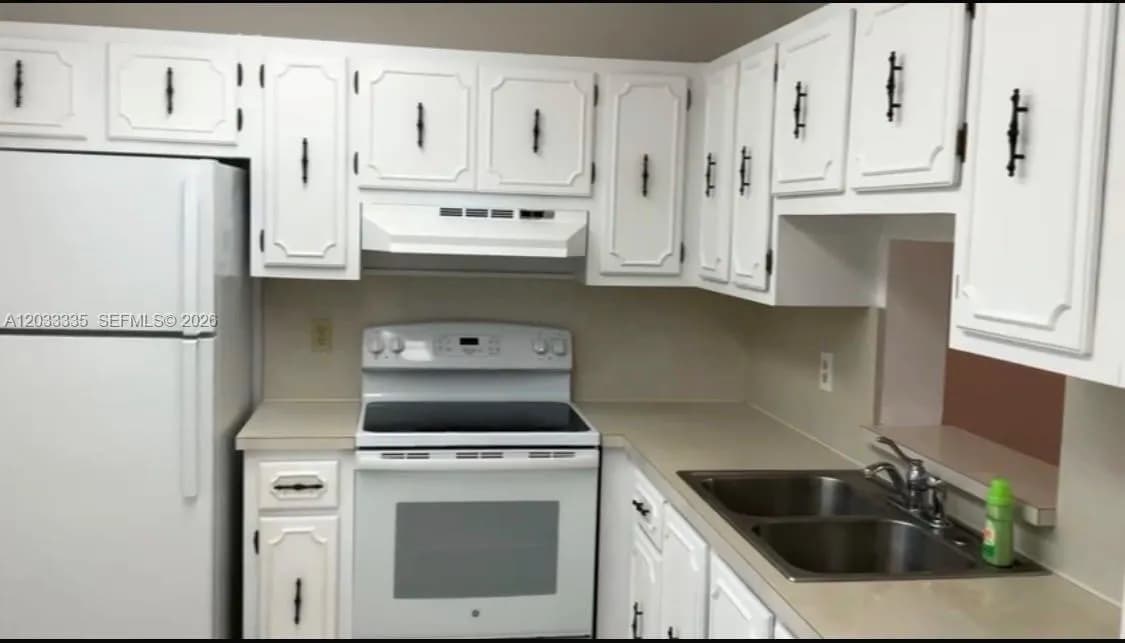 201 SE 11th Ter # 302, Dania Beach FL 33004