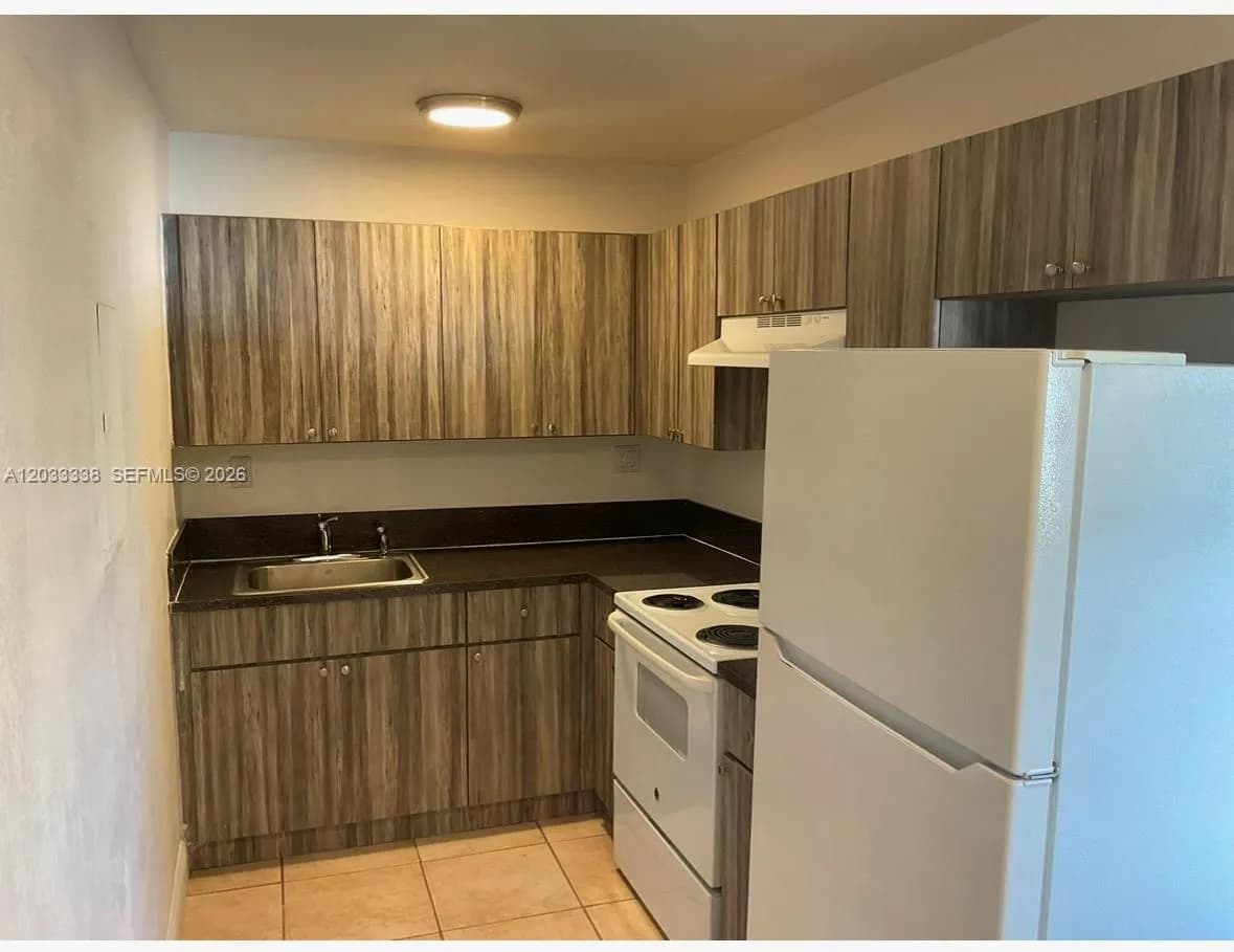 6780 SW 44th St # 2, Miami FL 33155