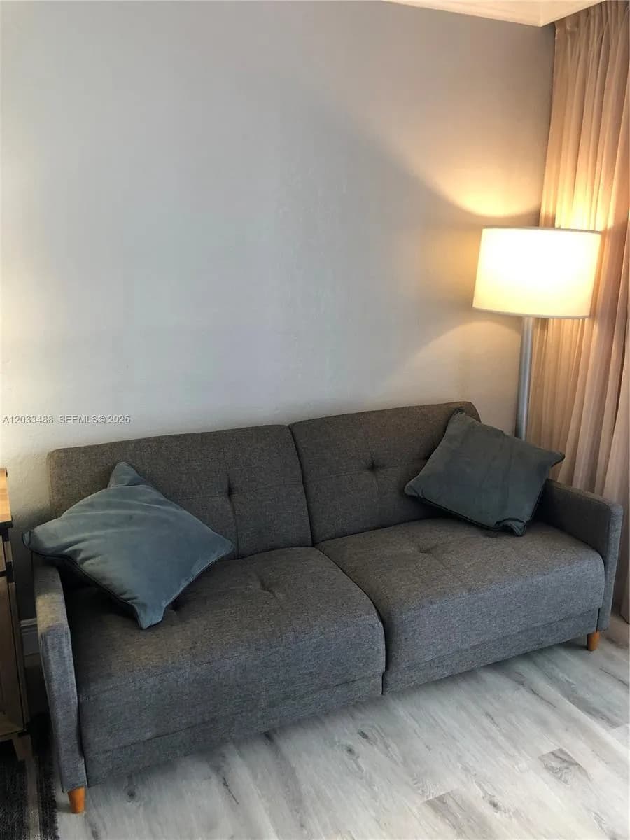 19201 Collins Ave # 806, Sunny Isles Beach FL 33160