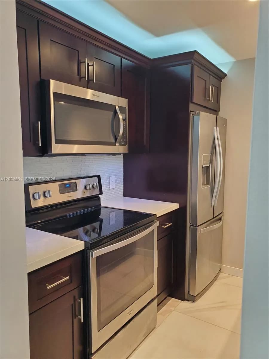 8160 Geneva Ct # 303, Doral FL 33166