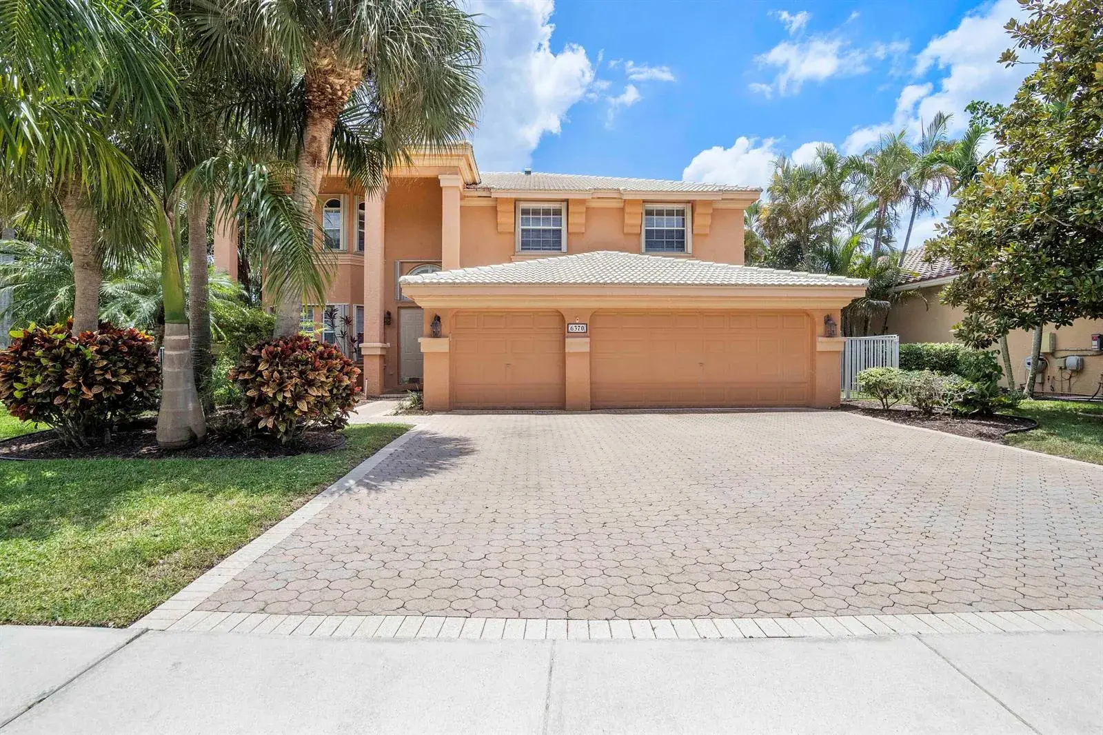 6370 Stonehurst Circle, Lake Worth FL 33467