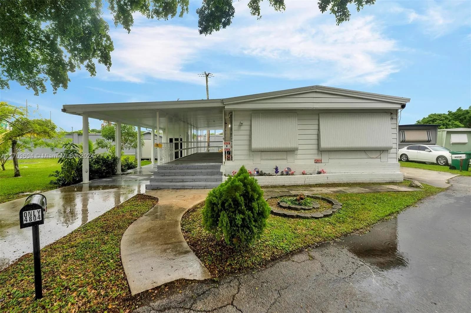 4804 SW 47th Lane, Davie FL 33314