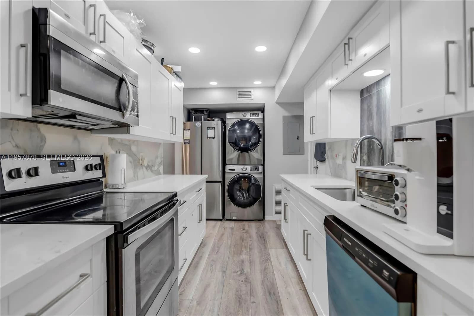 7302 NW 65th St, Tamarac FL 33321