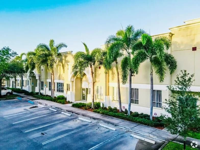 10220 W State rd 84 # 11, Davie FL 33324