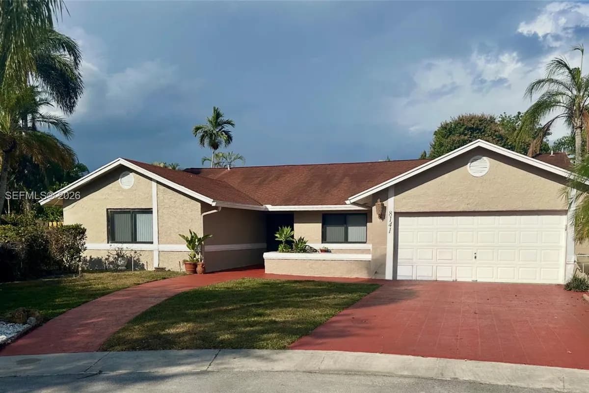 8141 SW 27th Pl, Davie FL 33328