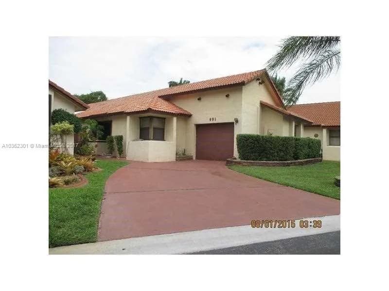 601 SW 113th Ave, Pembroke Pines FL 33025