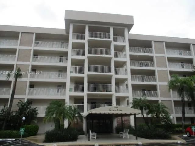 3000 S Course Dr # 501, Pompano Beach FL 33069