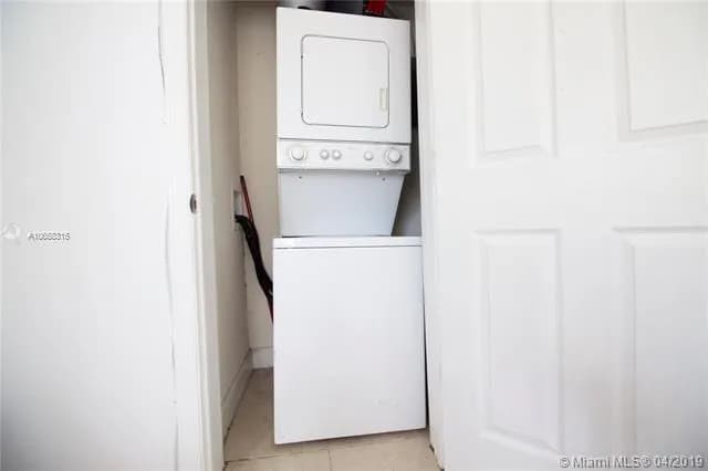 515 S 61 TER, Hollywood FL 33023