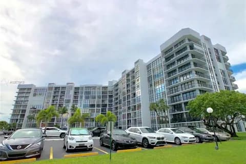 800 Parkview Dr # 616, Hallandale Beach FL 33009