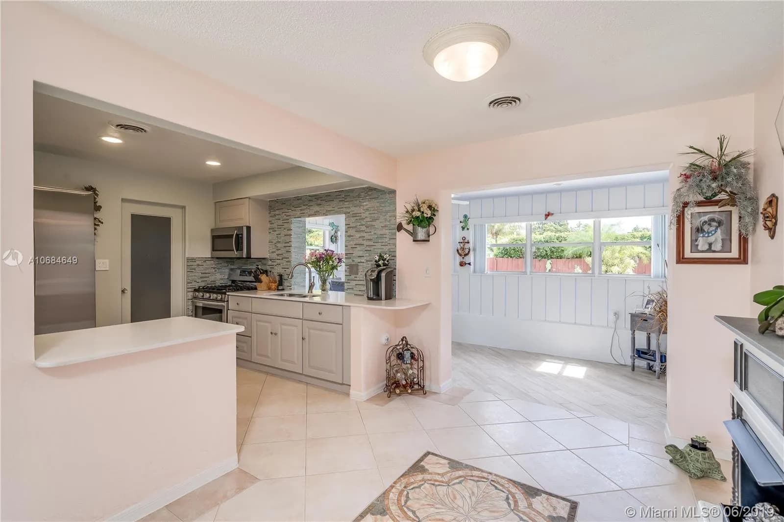 6541 NW 24th St, Sunrise FL 33313