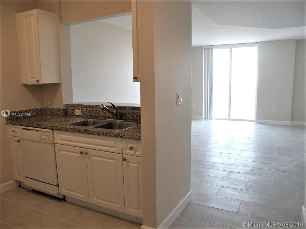 900 SW 8th St # 1410, Miami FL 33130