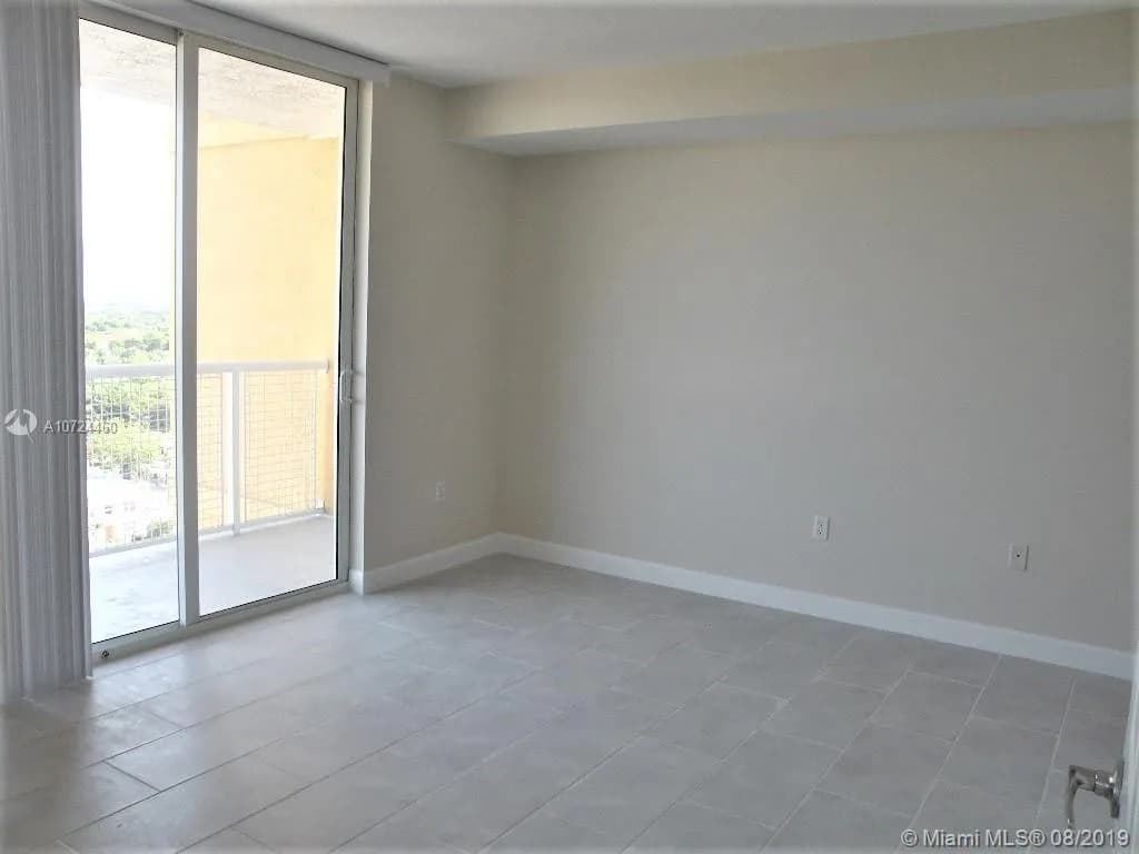 900 SW 8th St # 1410, Miami FL 33130