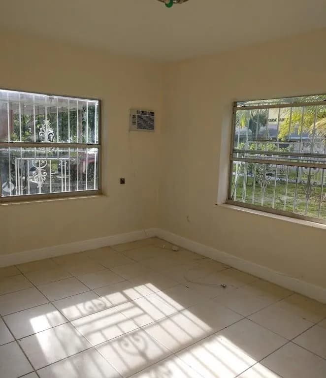 45 NW 127th St, North Miami FL 33168