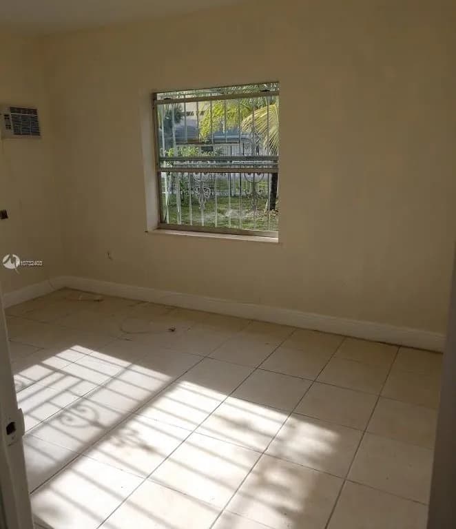 45 NW 127th St, North Miami FL 33168