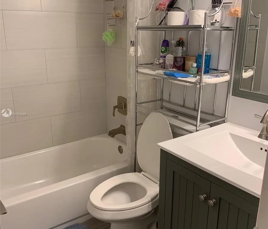 200 Berkley Rd # 124, Hollywood FL 33024