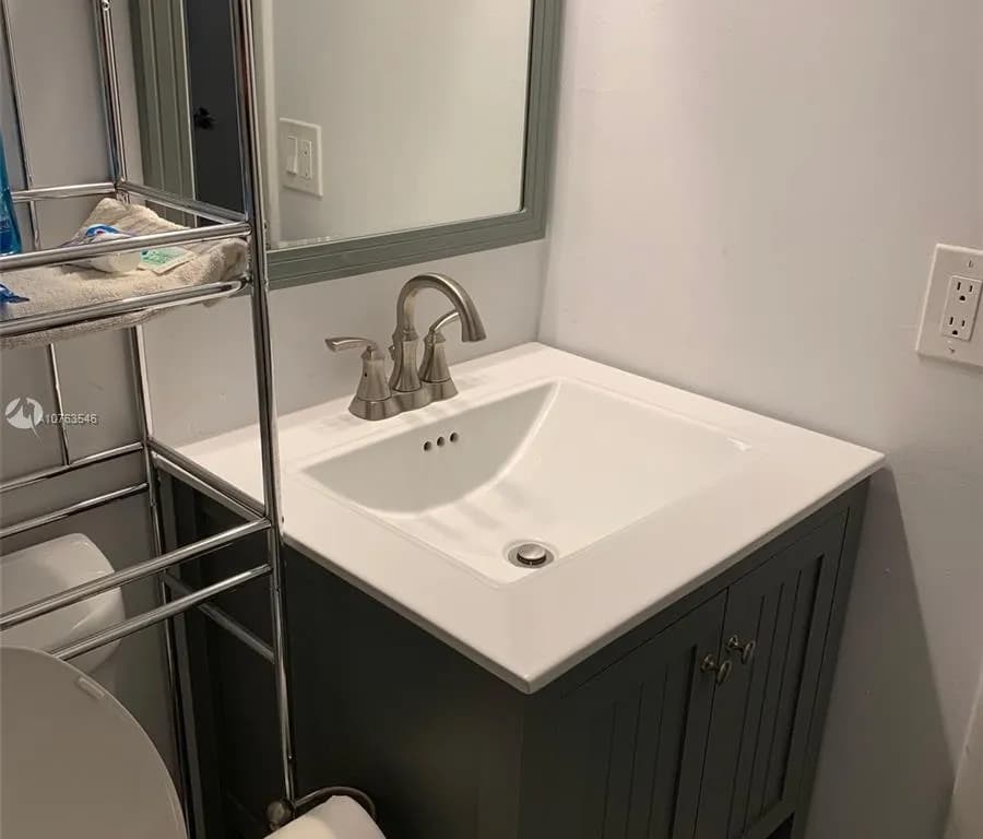 200 Berkley Rd # 124, Hollywood FL 33024