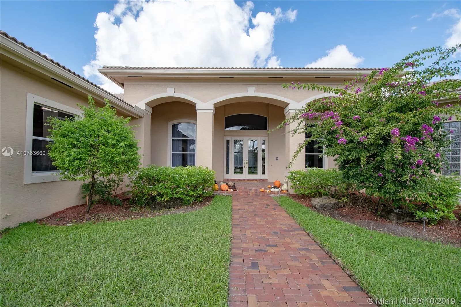 15379 SW 33rd St, Davie FL 33331