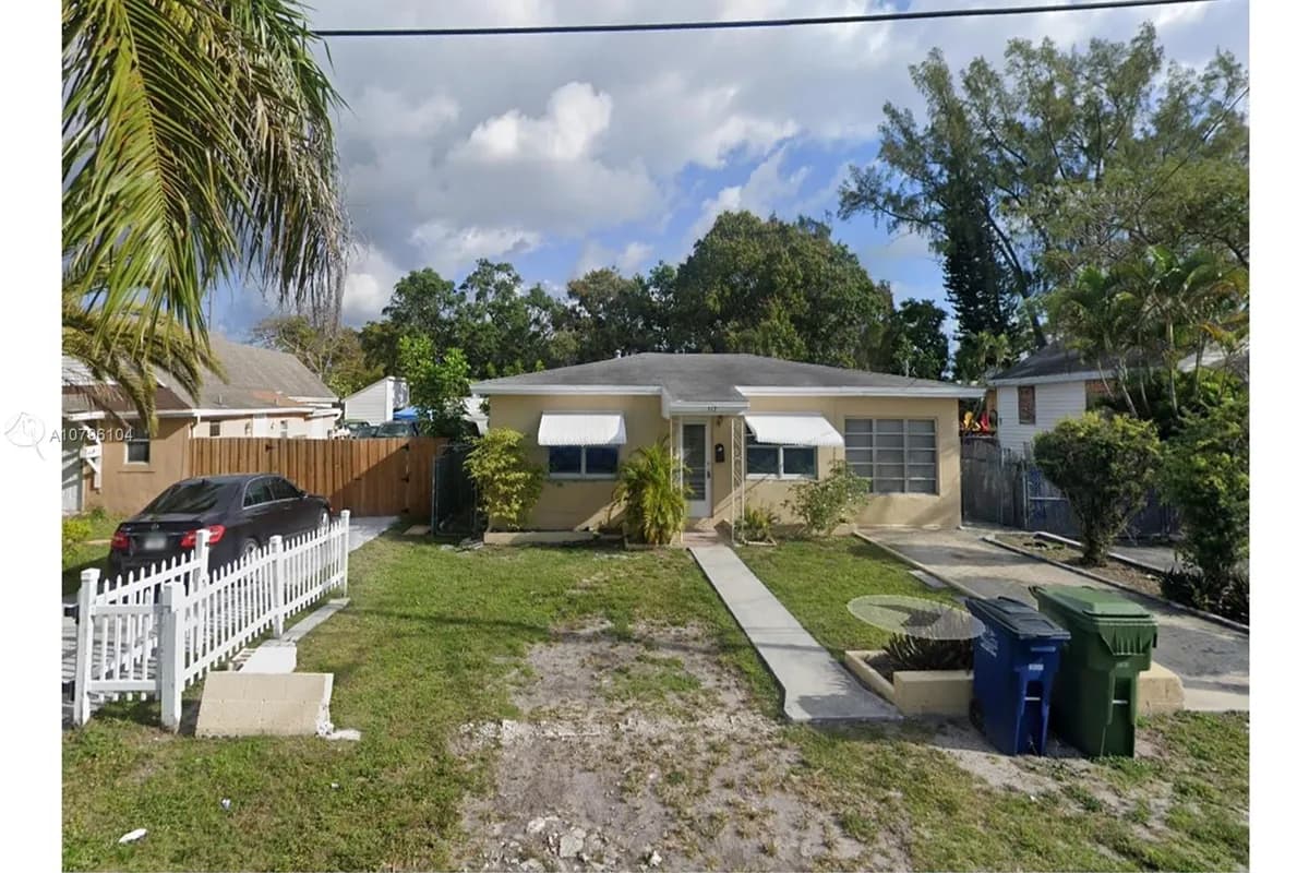 117 SE 4th St, Hallandale Beach FL 33009