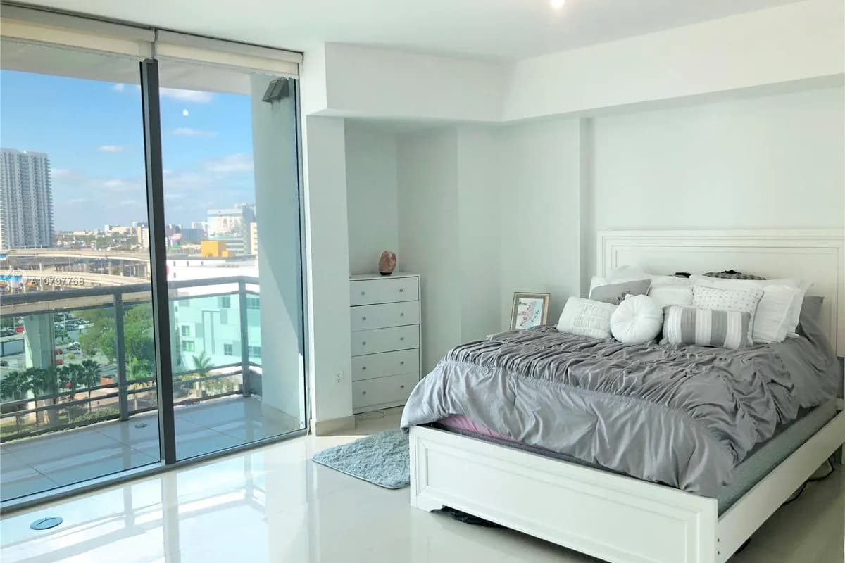 350 S Miami Ave # 1215, Miami FL 33130