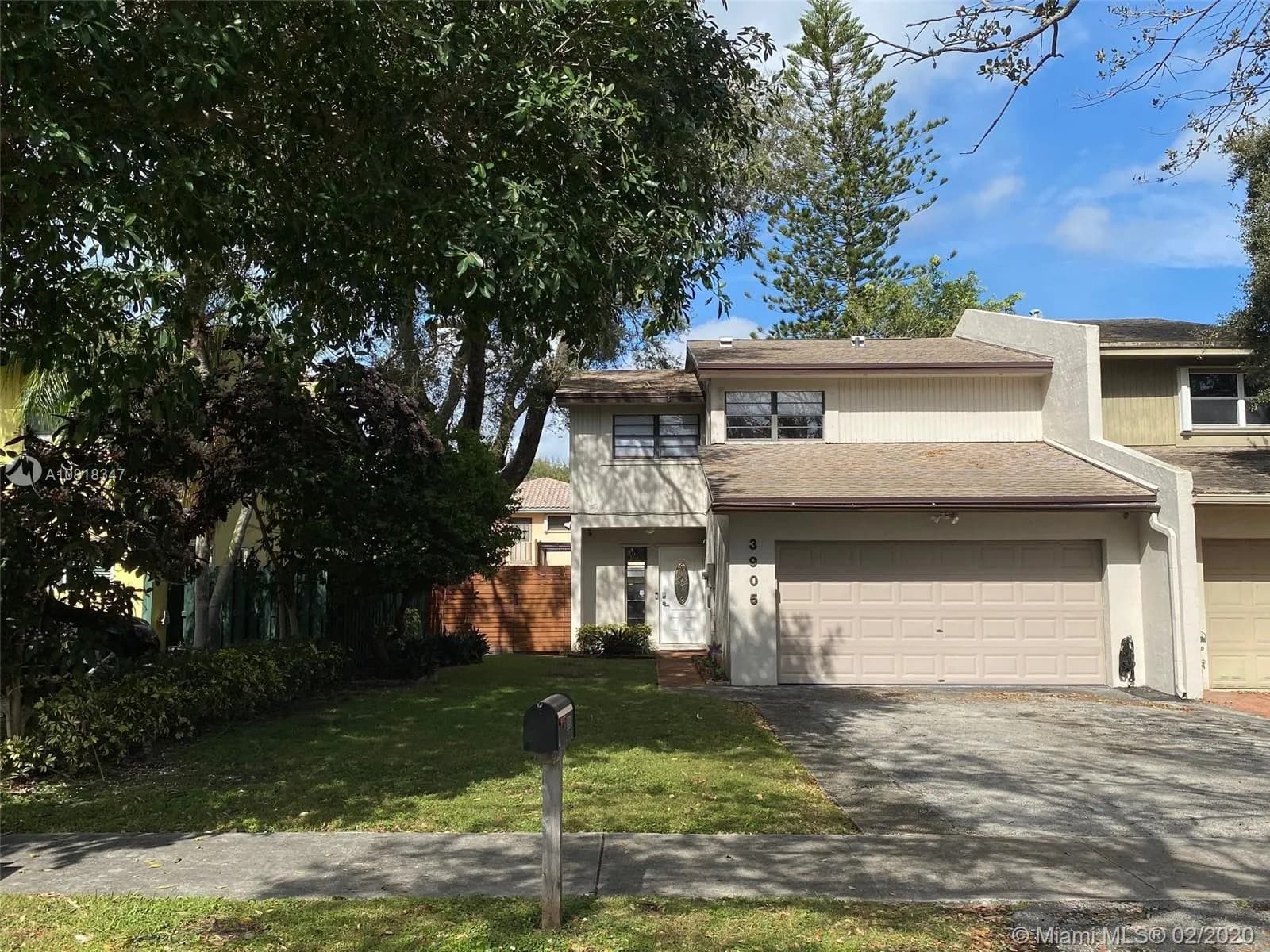 3905 Farragut St, Hollywood FL 33021