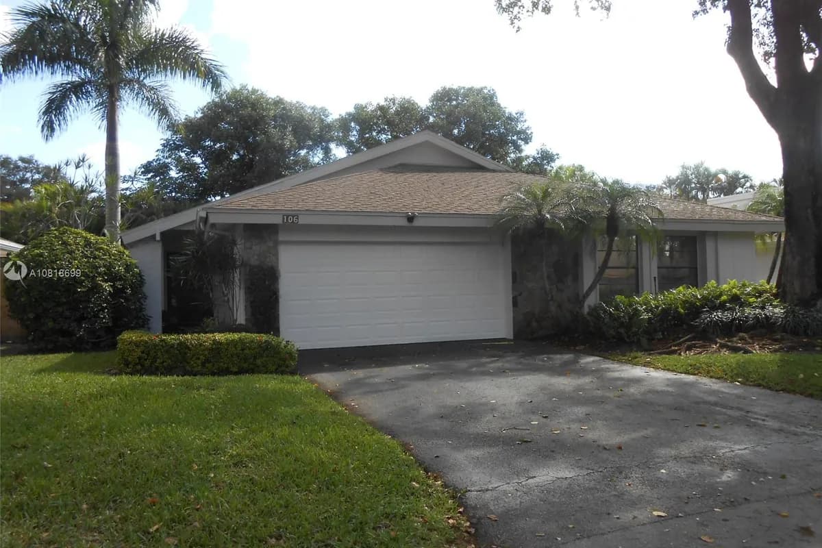 106 KENSINGTON RD, Hollywood FL 33021