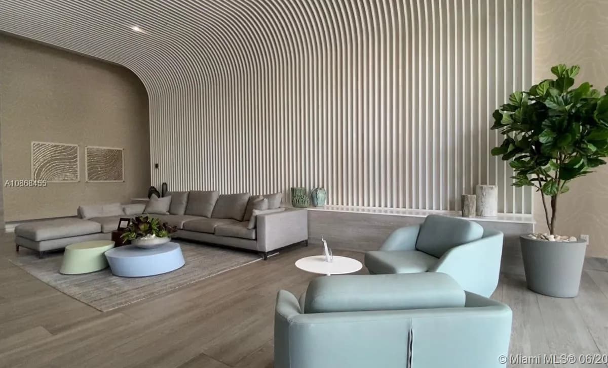 2920 NE 207th St # 801, Aventura FL 33180