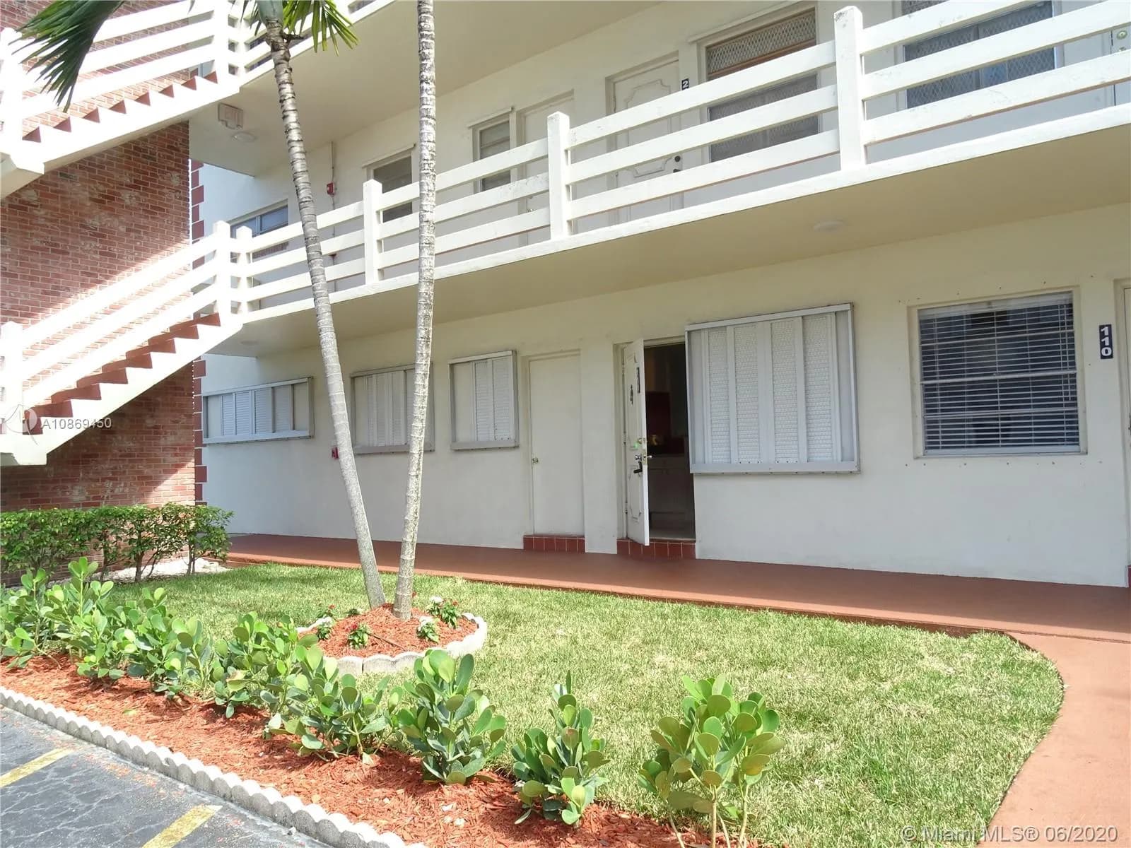 700 Layne Blvd # 111, Hallandale Beach FL 33009