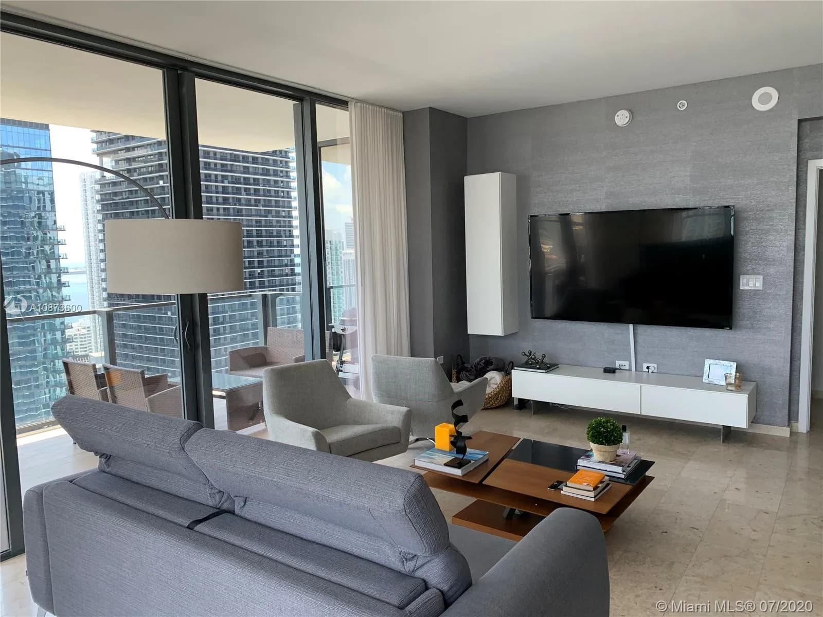 88 SW 7th St # 3411, Miami FL 33130