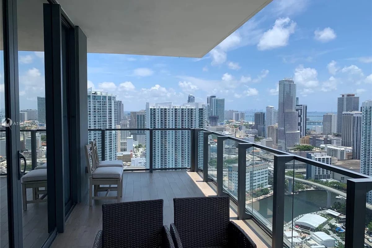 88 SW 7th St # 3411, Miami FL 33130