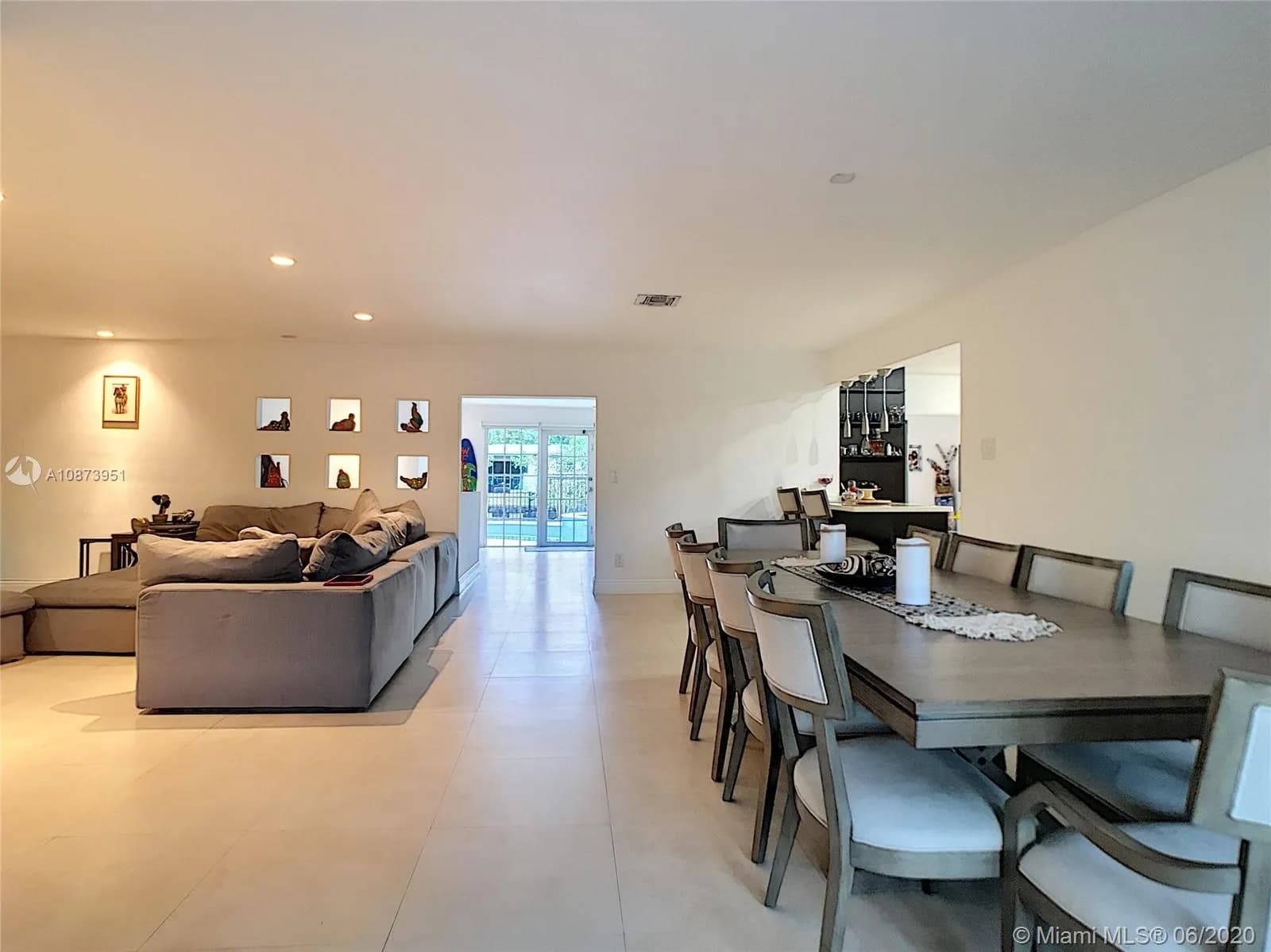 2340 NE 192nd St, Miami FL 33180