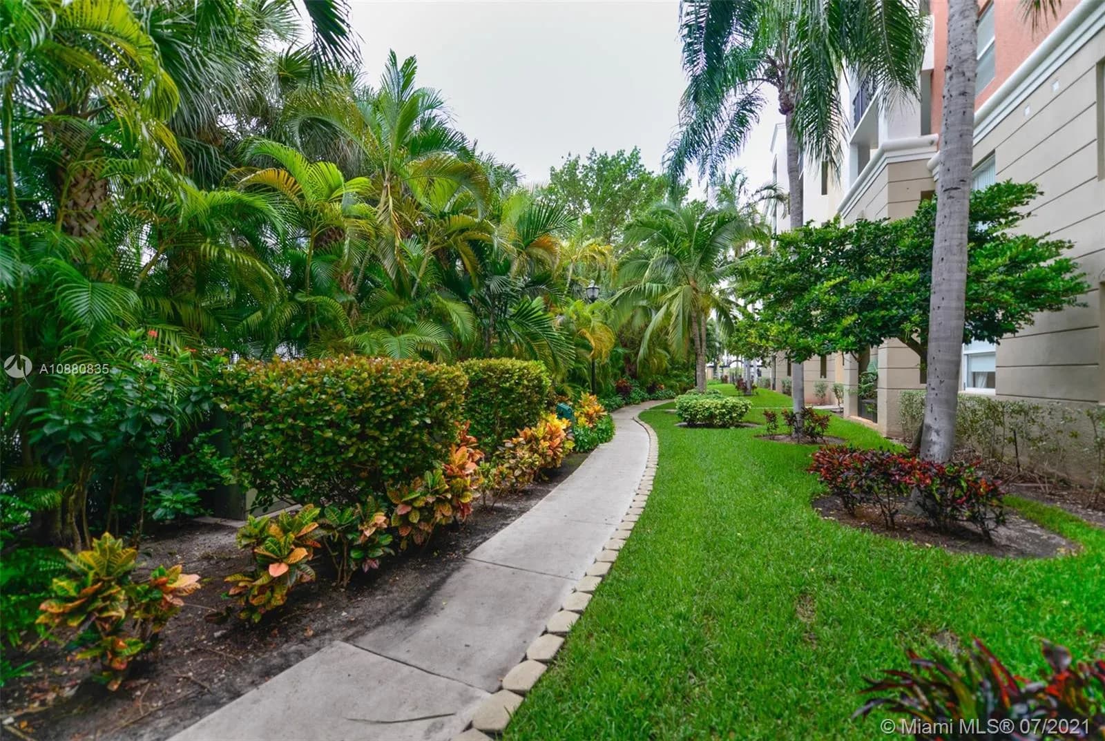 17125 N Bay Rd # 3310, Sunny Isles Beach FL 33160