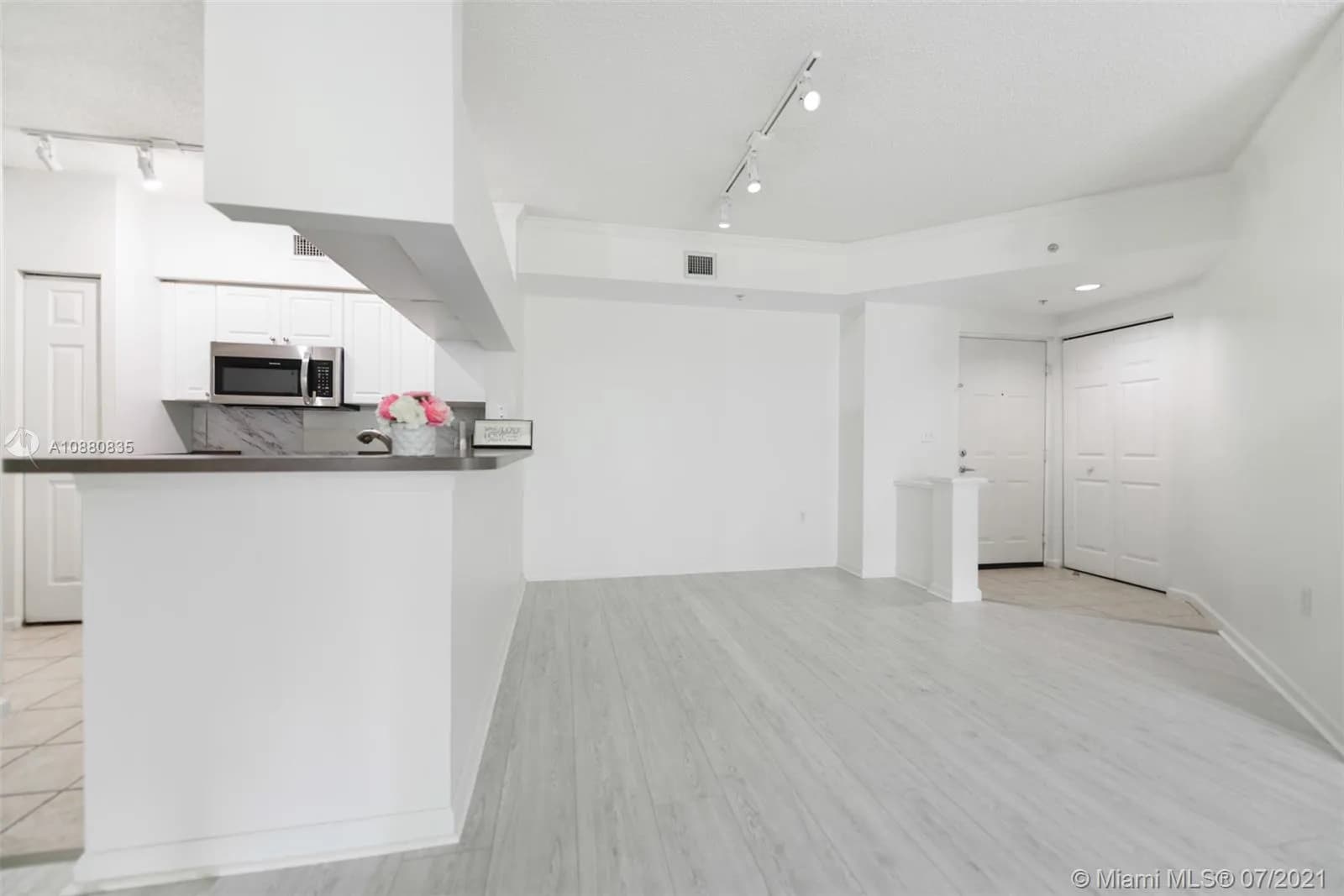 17125 N Bay Rd # 3310, Sunny Isles Beach FL 33160