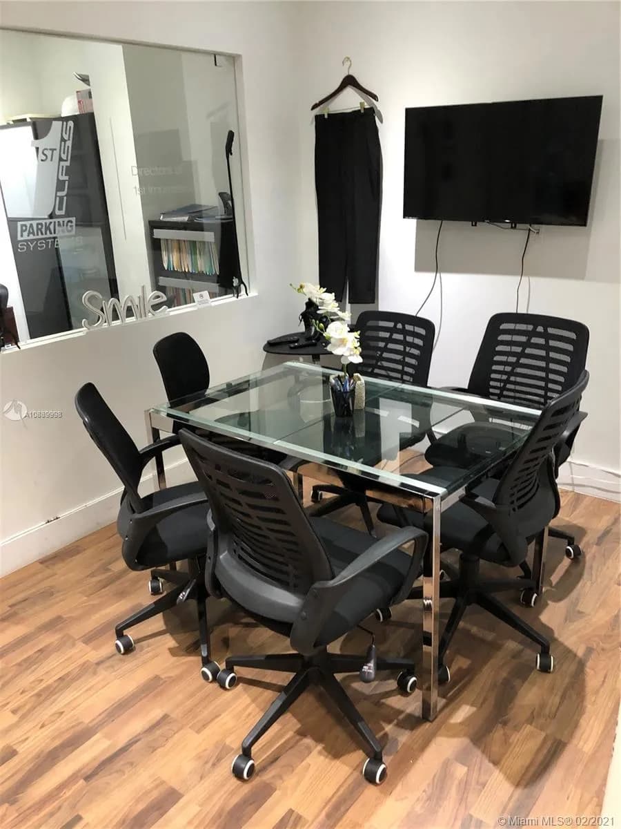 12550 Biscayne Blvd # 207, North Miami FL 33181