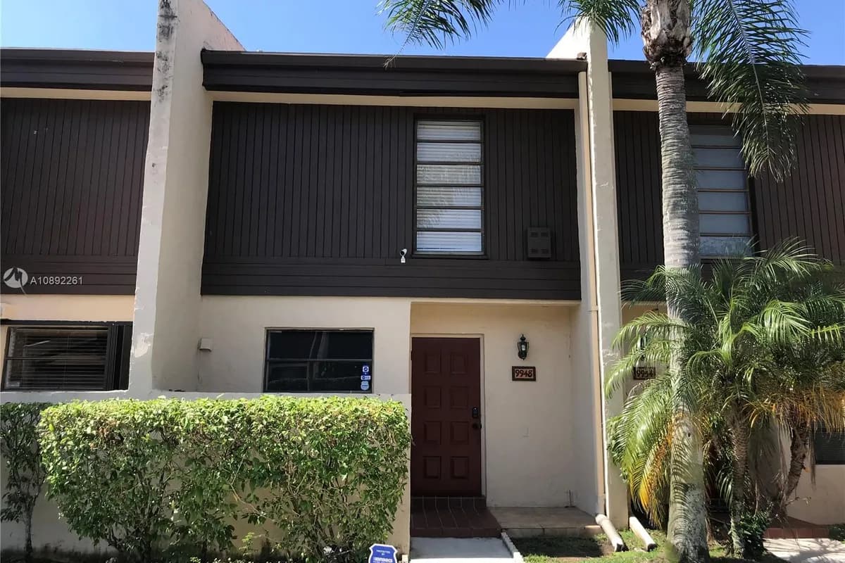 9948 NW 10th St # 6, Pembroke Pines FL 33024