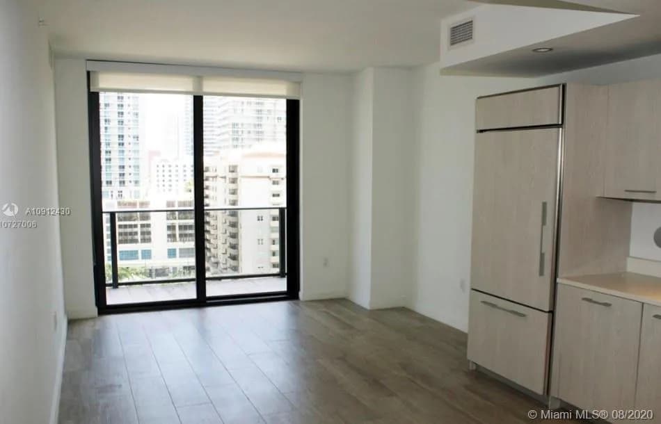 45 SW 9th St # 1004, Miami FL 33130