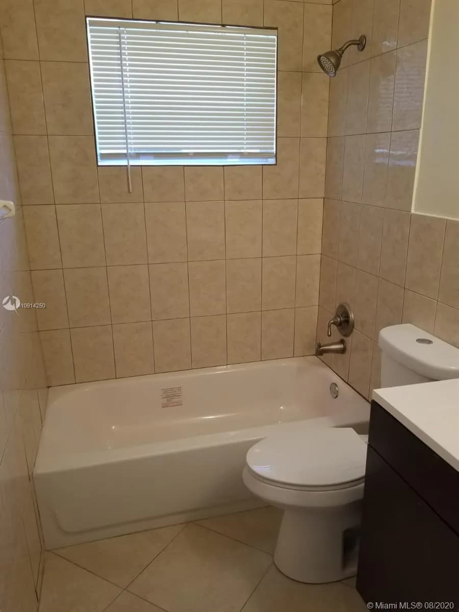 6 NW 7th Ave, Dania Beach FL 33004