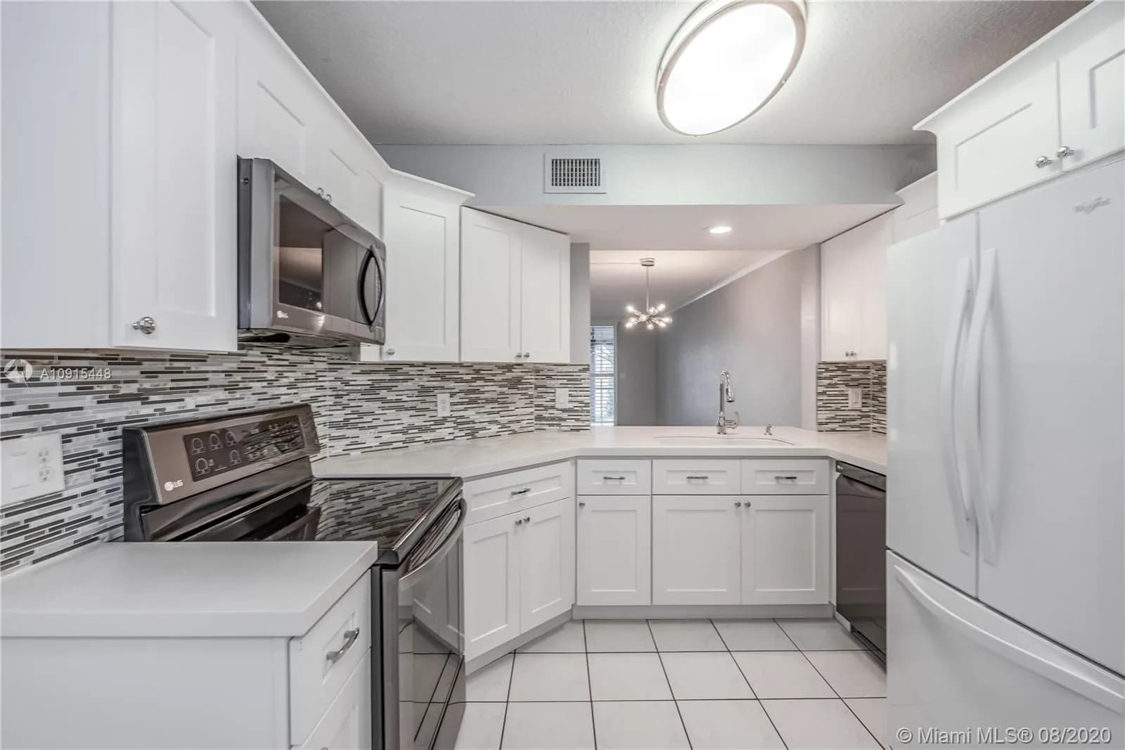 116 Lake Emerald Dr # 105, Oakland Park FL 33309