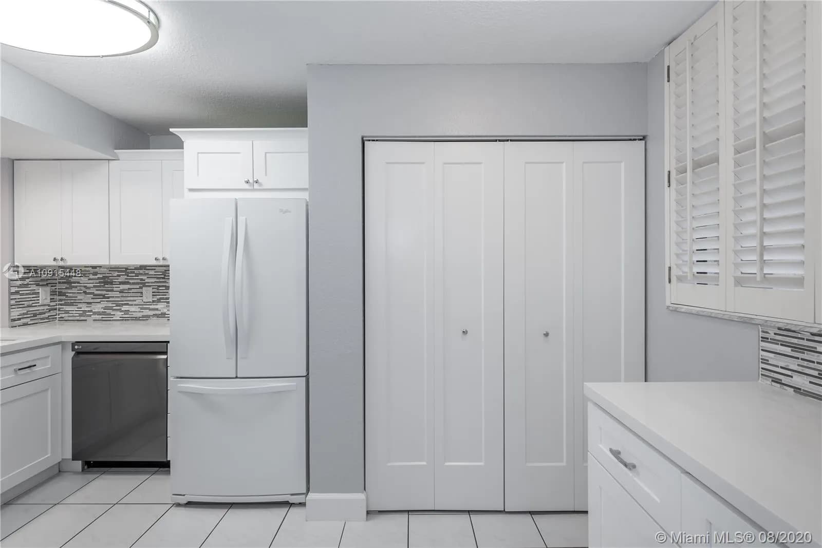 116 Lake Emerald Dr # 105, Oakland Park FL 33309