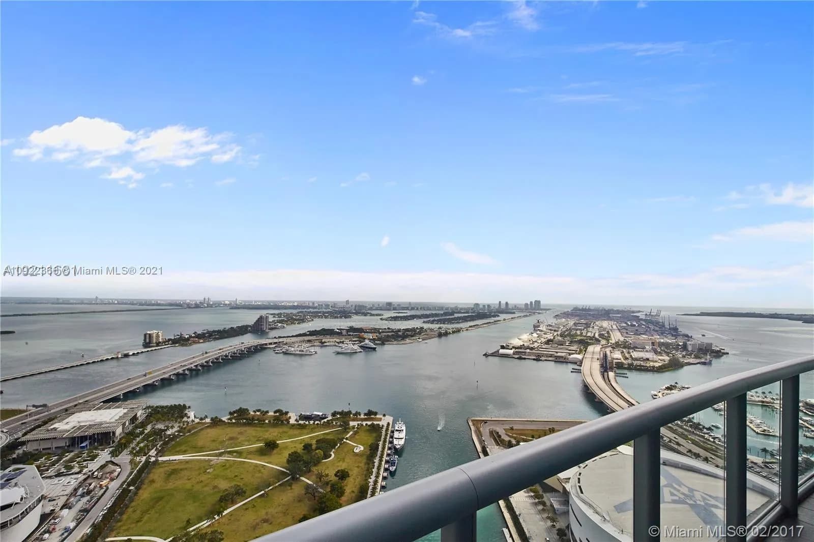 888 Biscayne Blvd # 1811, Miami FL 33132