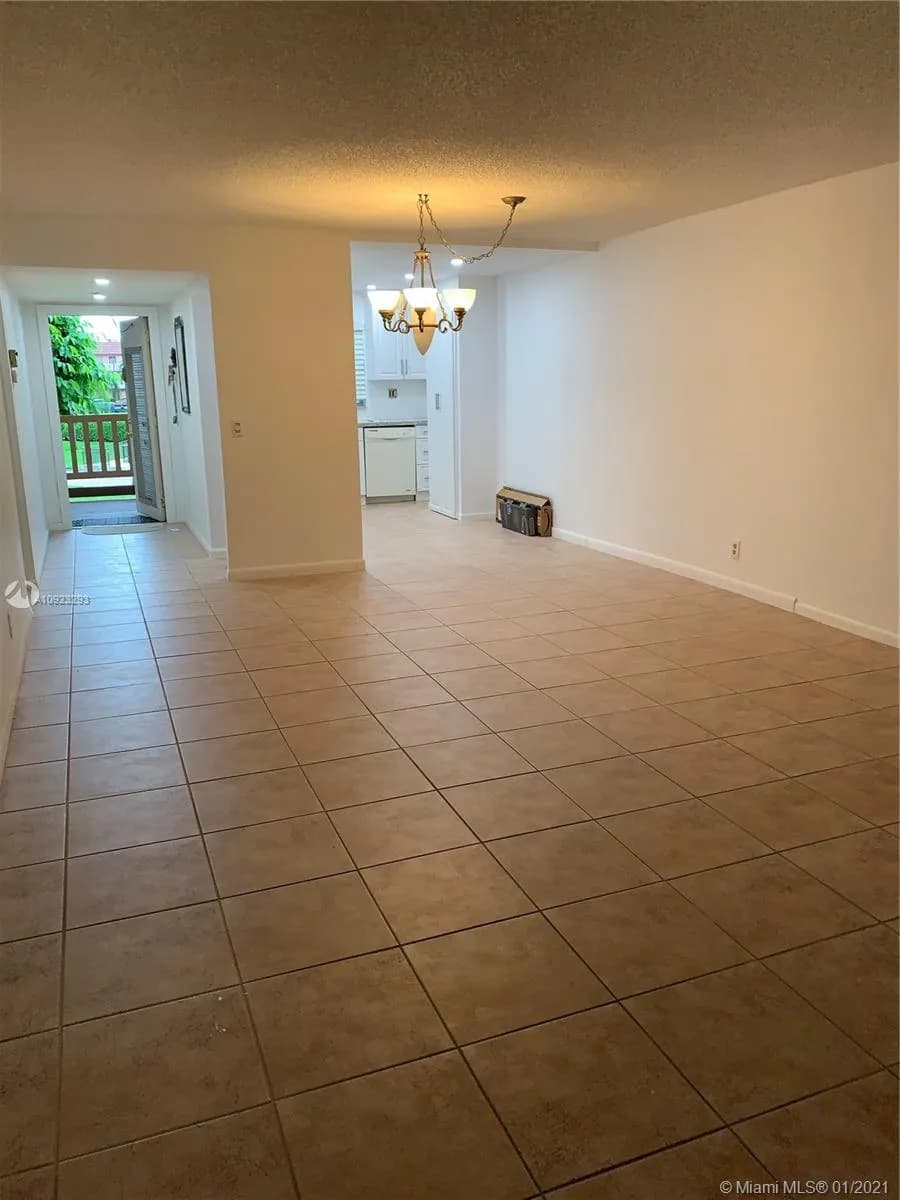 9681 Sunrise Lakes Blvd # 203, Sunrise FL 33322
