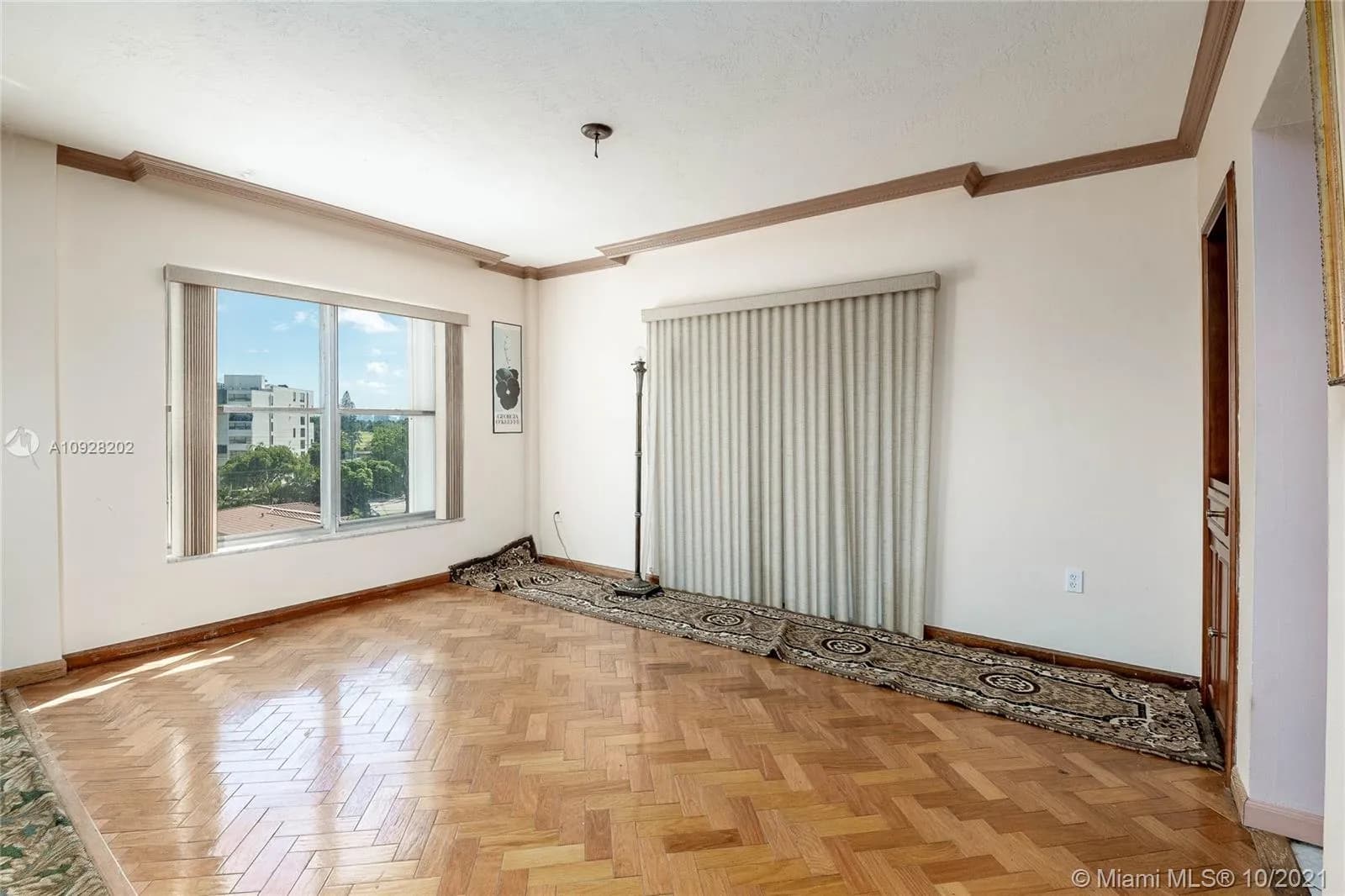 1075 92nd St # 504, Bay Harbor Islands FL 33154