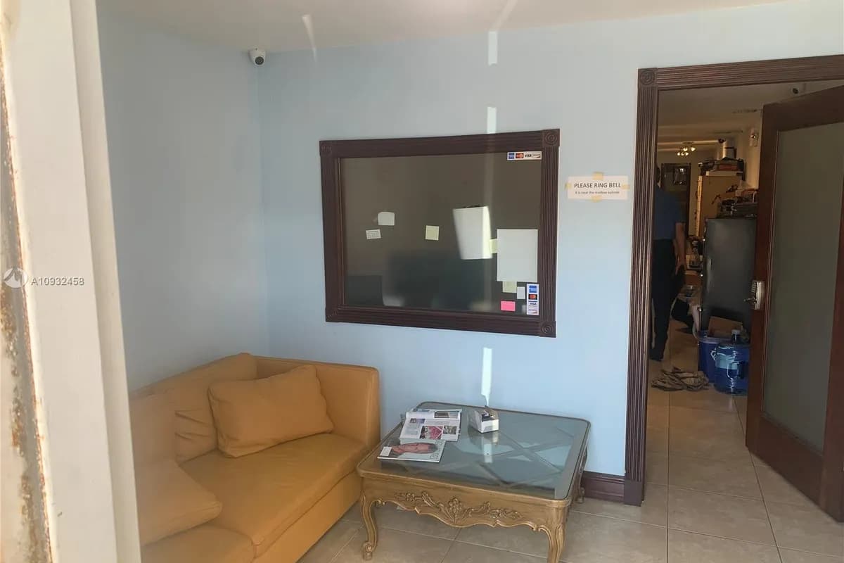 470 Ansin Blvd, Hallandale Beach FL 33009