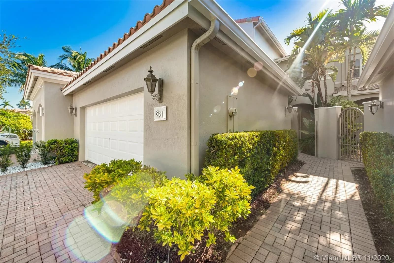 834 E Spinnaker Dr E, Hollywood FL 33019