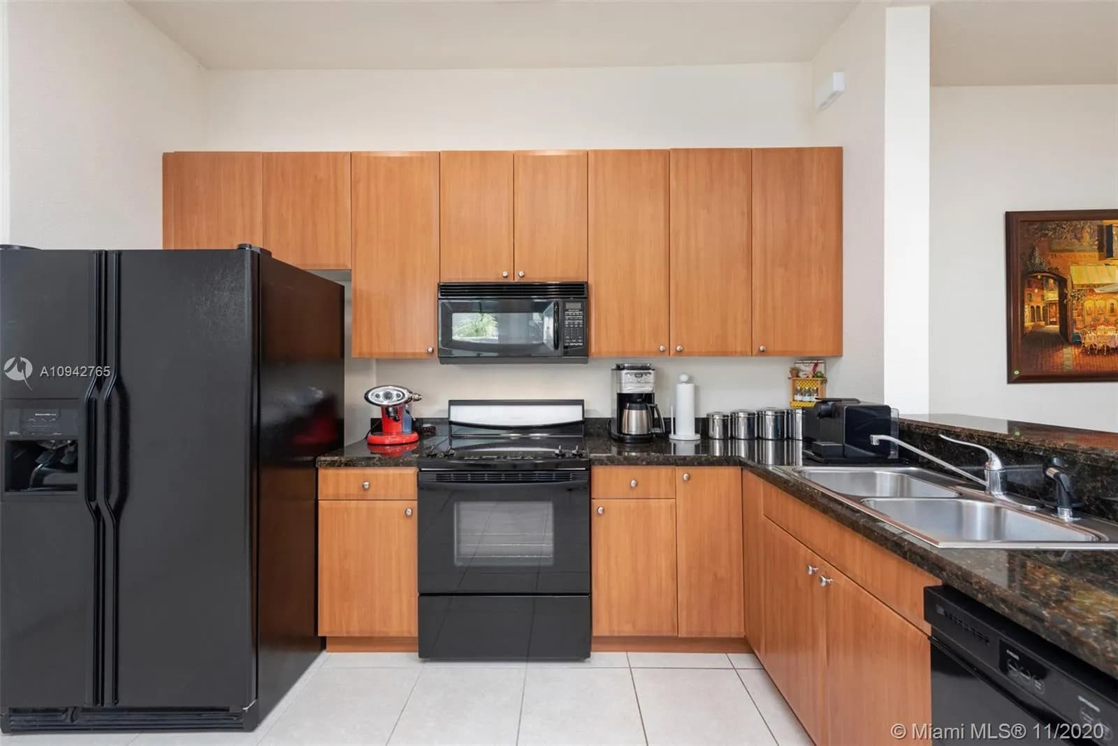 834 E Spinnaker Dr E, Hollywood FL 33019