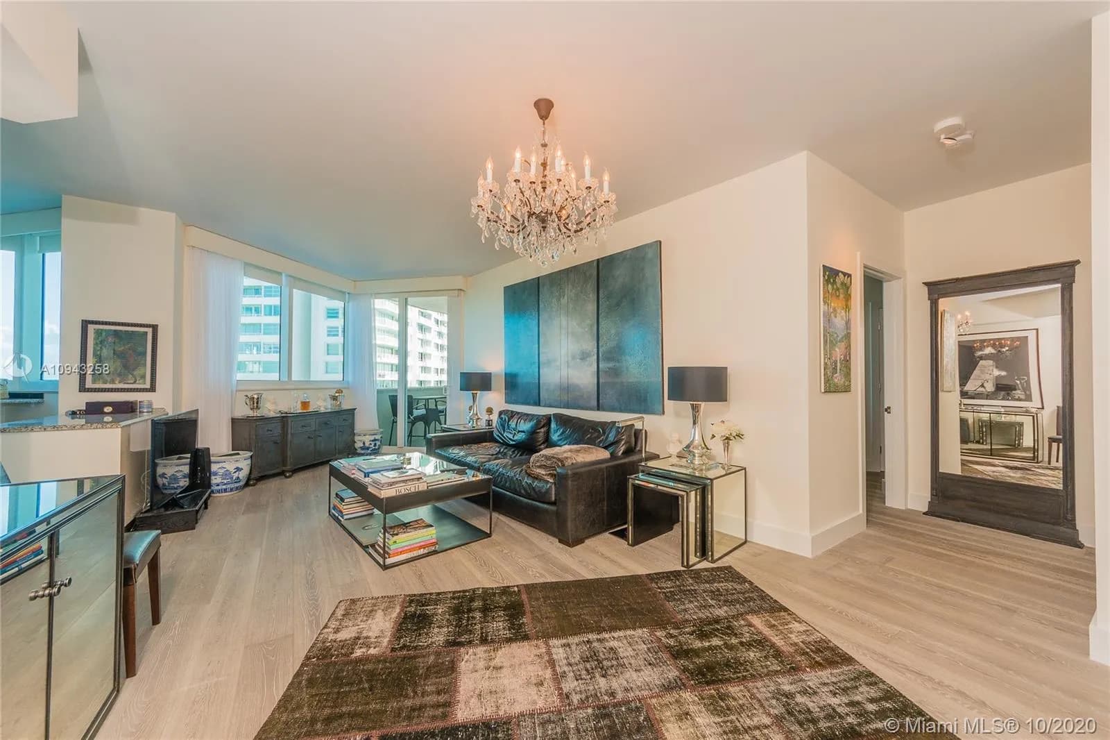 300 S Pointe Dr # 809, Miami Beach FL 33139