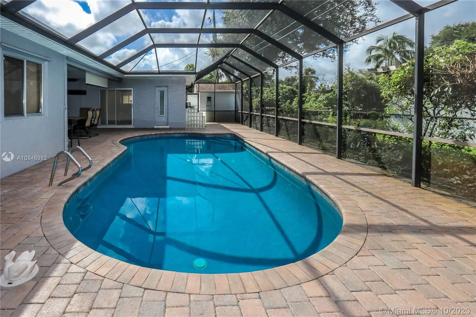 3 bedroom 2 bath for sale at 1840 N 56th Ave, Hollywood FL 33021