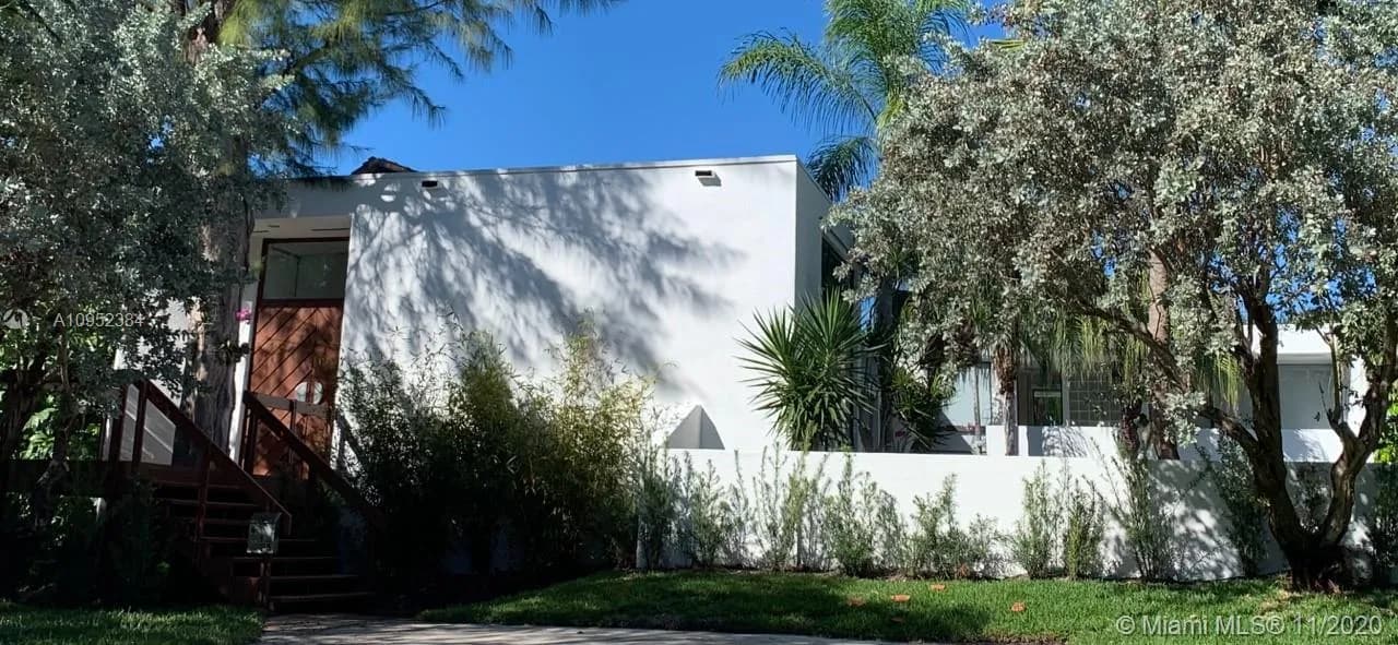 3 bedroom 3 bath for sale at 615 Harbor Cir, Key Biscayne FL 33149