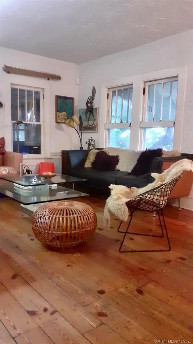 844 SW 8th Ave, Miami FL 33130