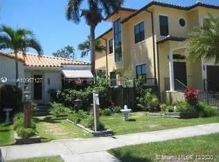 728 Tyler St, Hollywood FL 33019